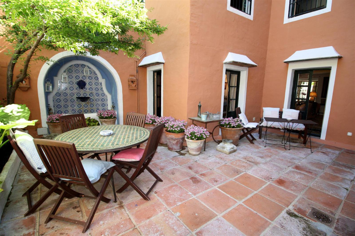 4 Bedroom Townhouse For Sale Marbella, Costa del Sol - HP2696531