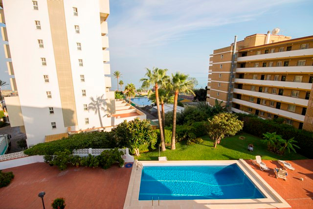 3 Bedroom Middle Floor Apartment For Sale La Carihuela, Costa del Sol - HP2405129