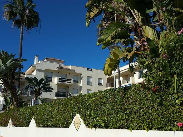 2 Bedroom Middle Floor Apartment For Sale Marbella, Costa del Sol - HP3086467