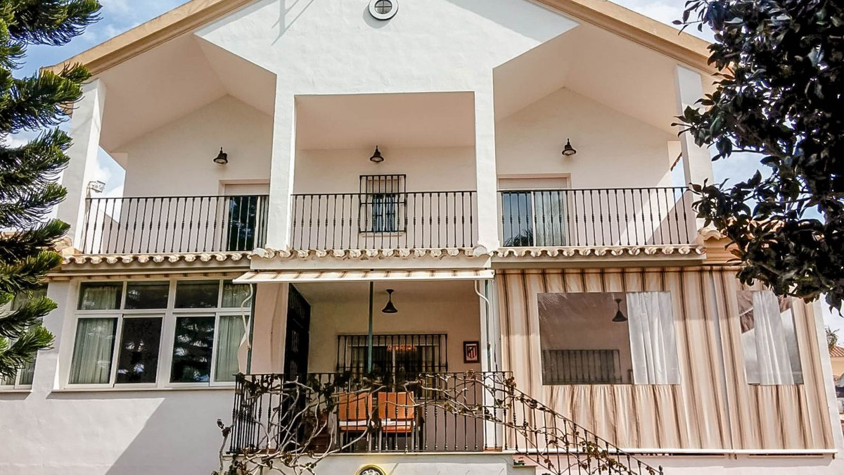 5 Bedroom Detached Villa For Sale Las Chapas, Costa del Sol - HP2639249