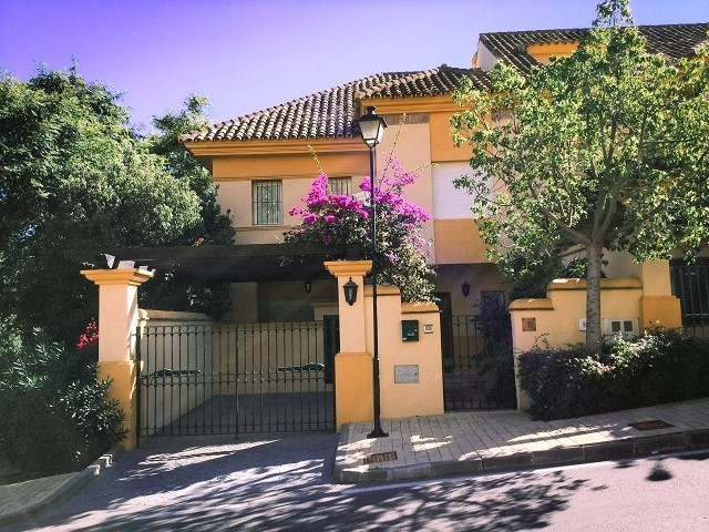 3 Bedroom Townhouse For Sale Río Real, Costa del Sol - HP233945