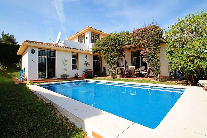 3 Bedroom Detached Villa For Sale Estepona, Costa del Sol - HP2866331