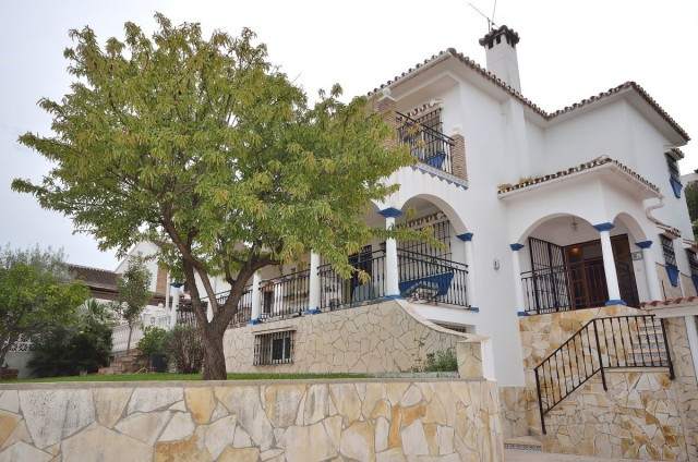 3 Bedroom Detached Villa For Sale Fuengirola, Costa del Sol - HP3014171